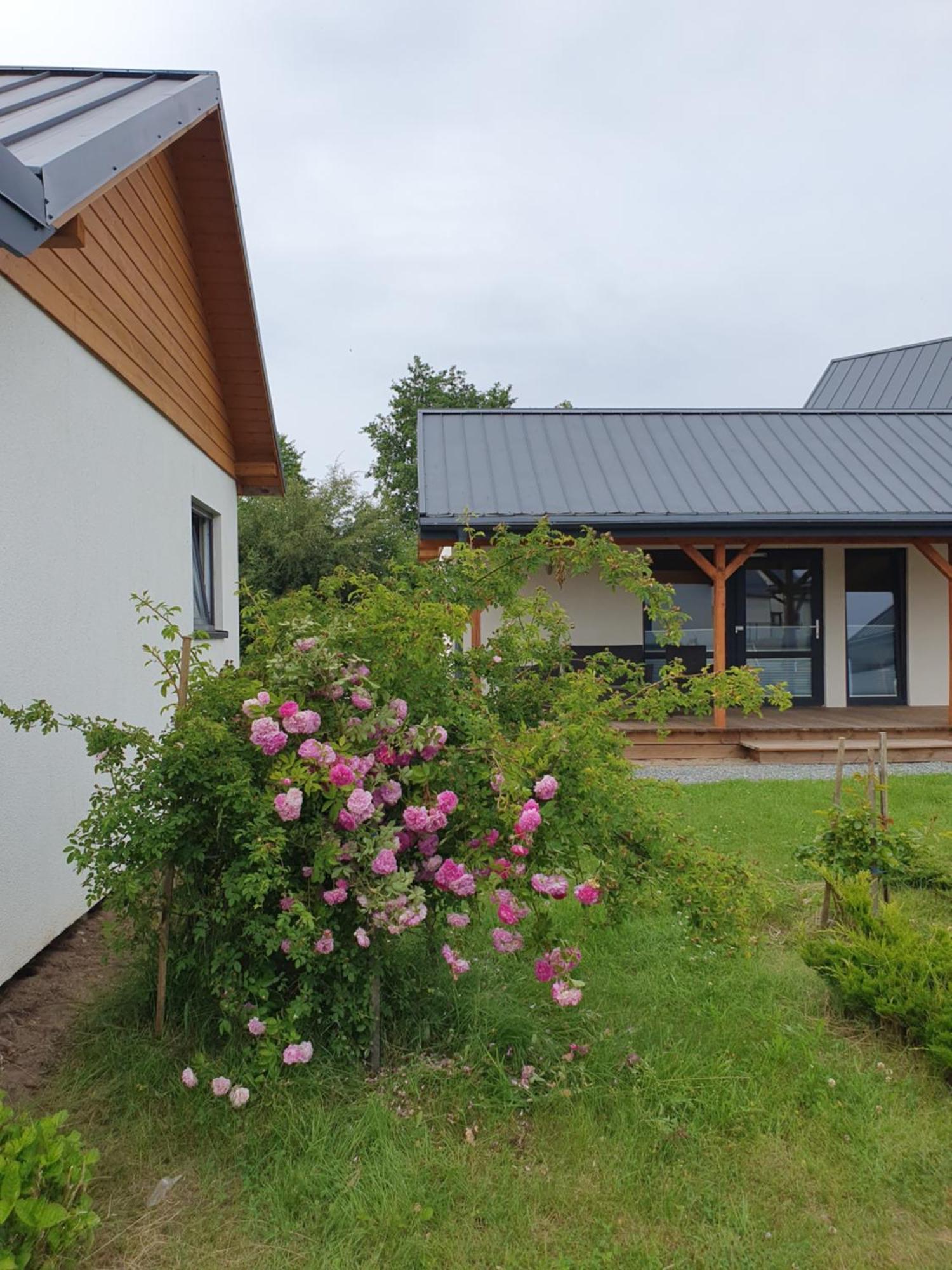 Zakatek Baltyku - Domki Letniskowe Nad Morzem I Jeziorem Jezierzany Exterior foto