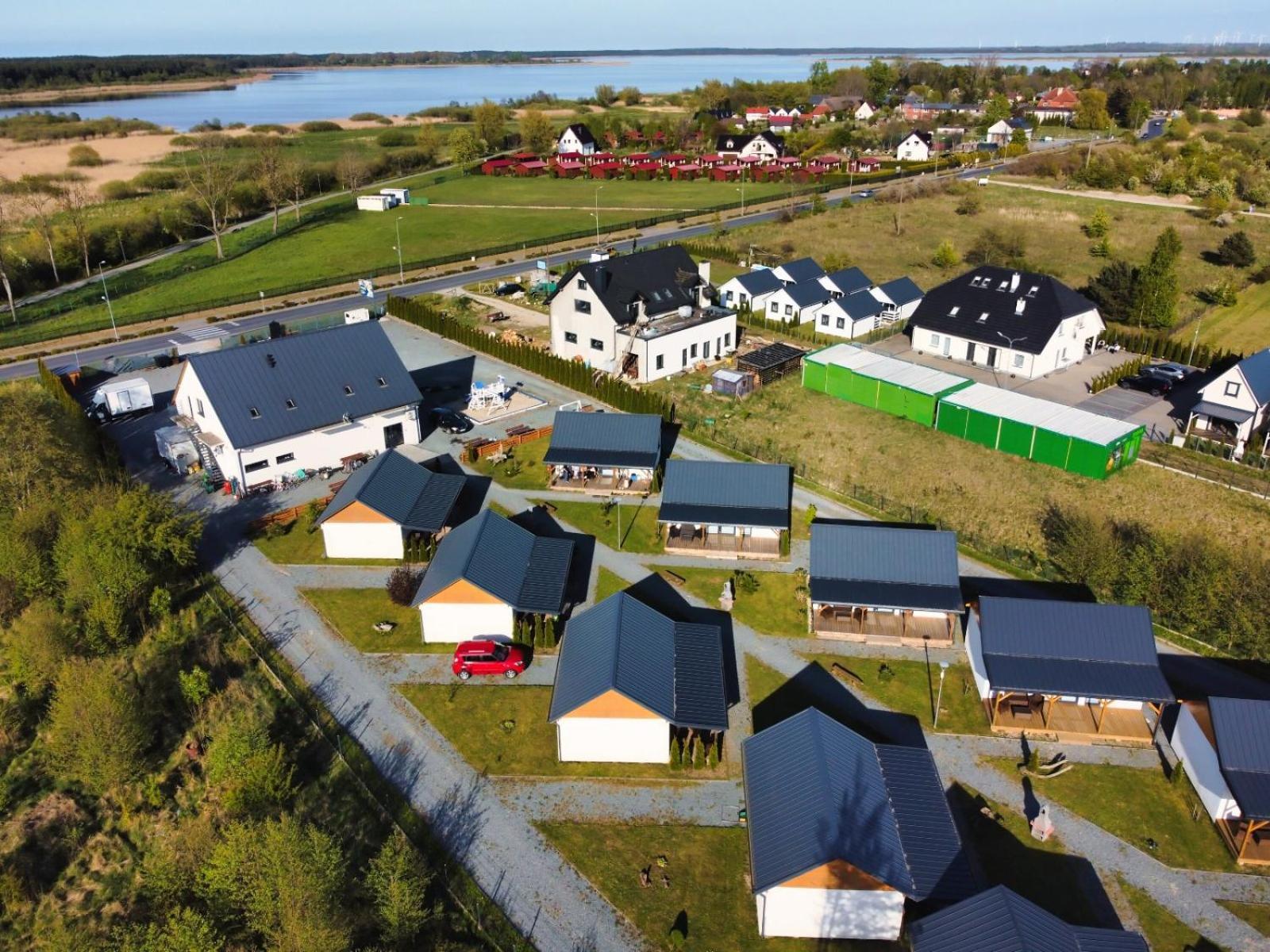 Zakatek Baltyku - Domki Letniskowe Nad Morzem I Jeziorem Jezierzany Exterior foto