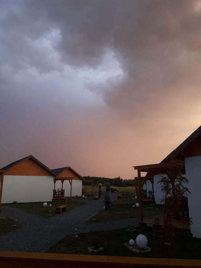 Zakatek Baltyku - Domki Letniskowe Nad Morzem I Jeziorem Jezierzany Exterior foto